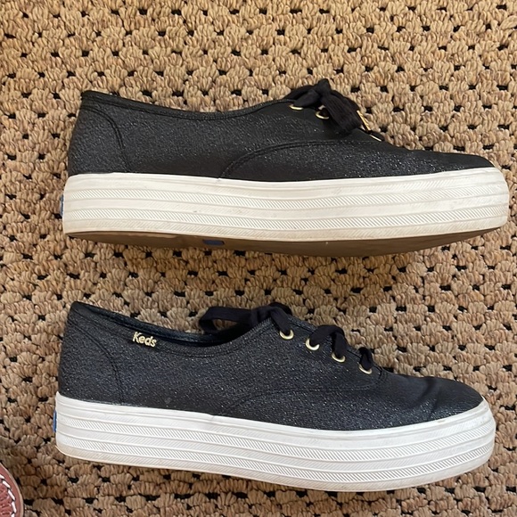 KEDS shoes. 6.5 size. For narrow feet. - Picture 4 of 6